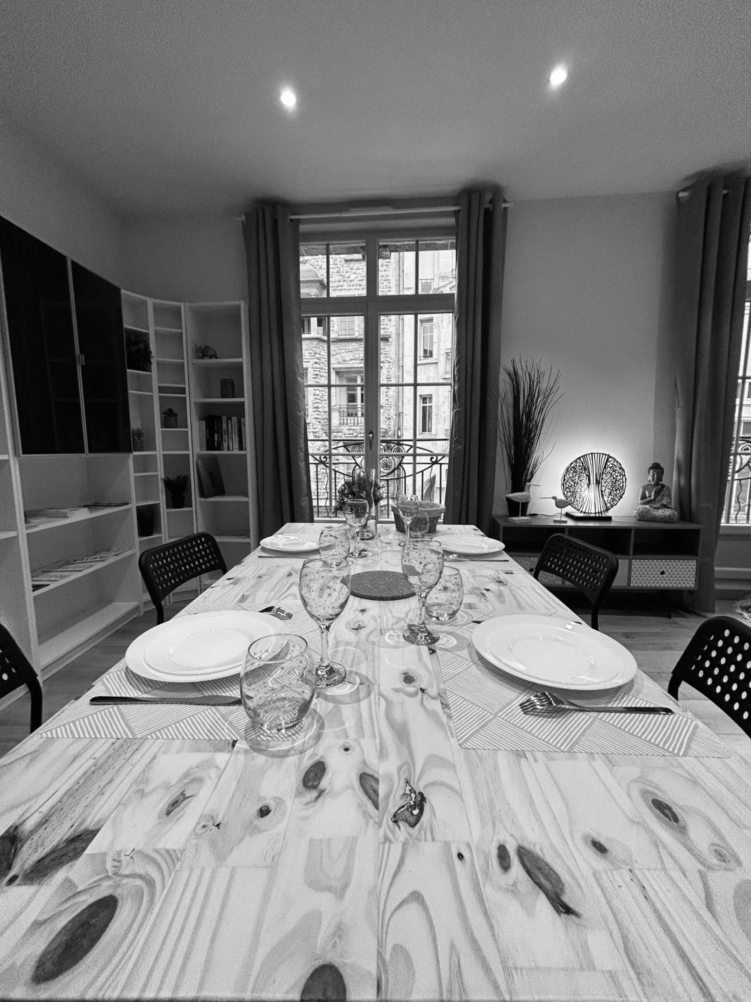 L'Etape Des Sacres Apartment Реймс Екстериор снимка