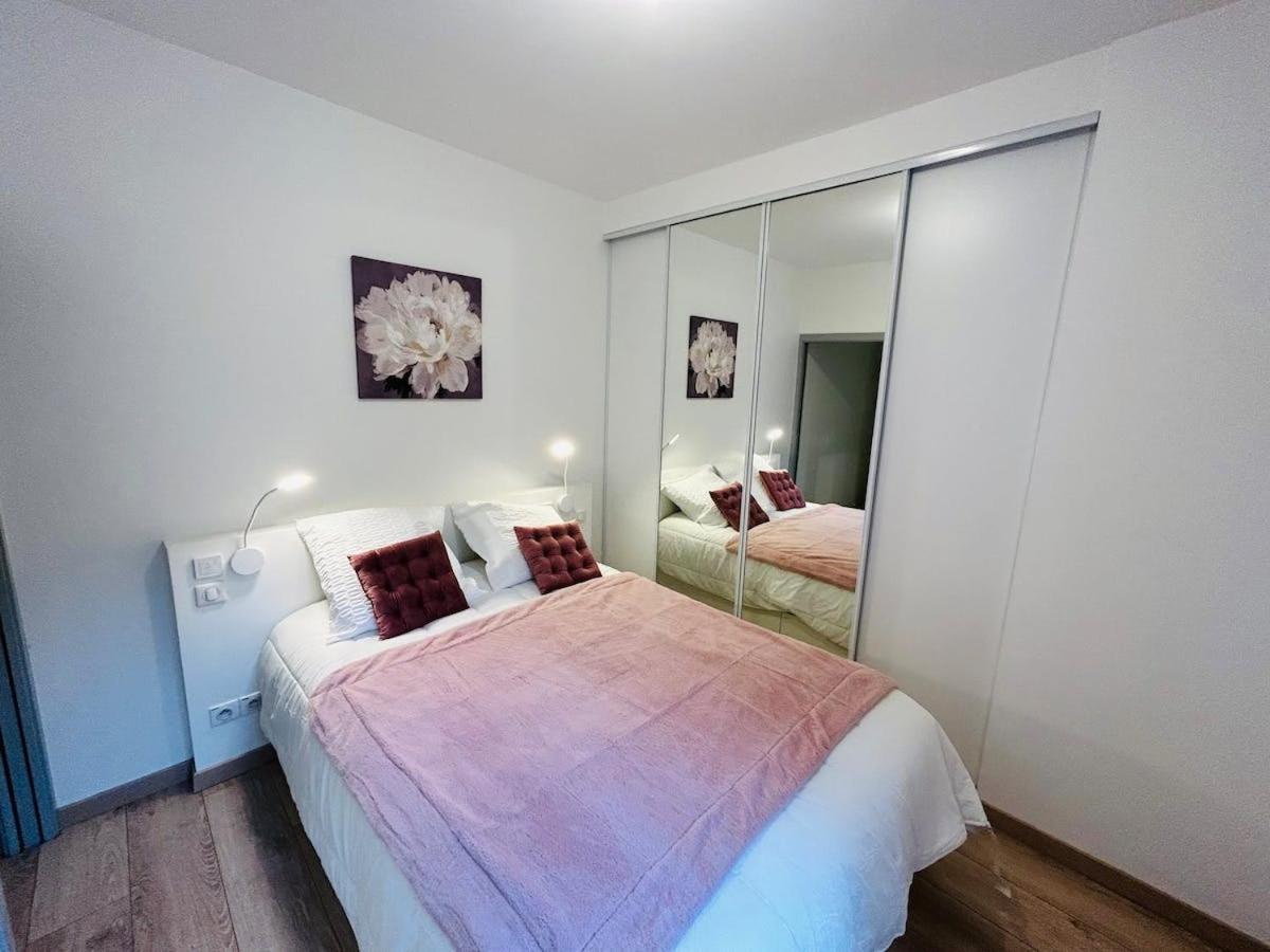 L'Etape Des Sacres Apartment Реймс Екстериор снимка