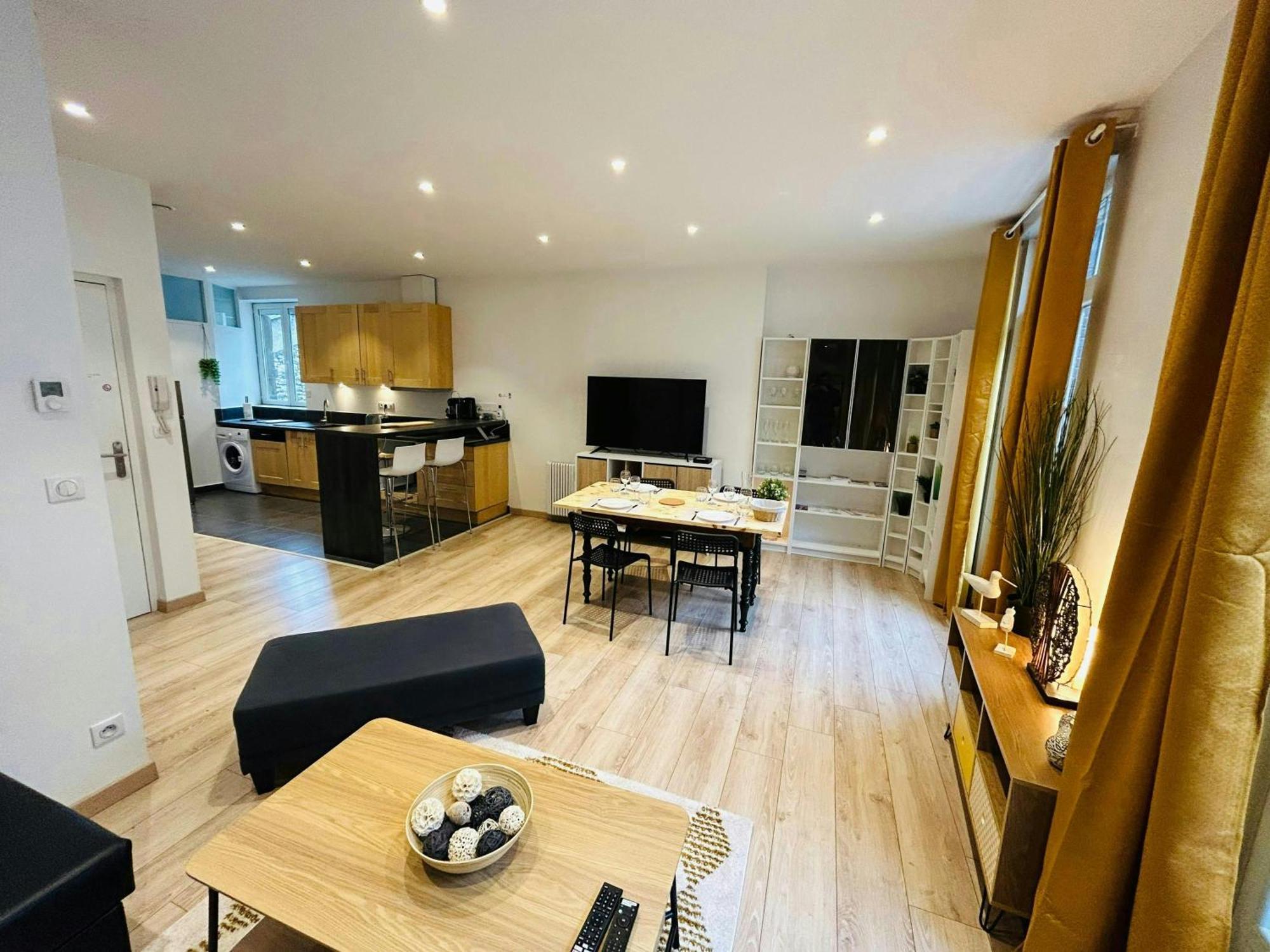 L'Etape Des Sacres Apartment Реймс Екстериор снимка